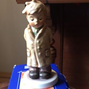 “Too Shy To Sing” Hummel Club figurine